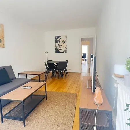 Cosy Two Bedroom Near The Eiffel Tower Daire