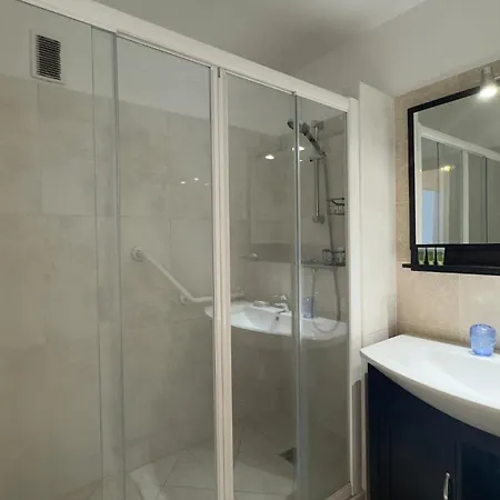 Cosy Two Bedroom Near The Eiffel Tower Daire