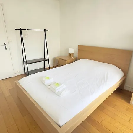 Cosy Two Bedroom Near The Eiffel Tower Apartment Paris